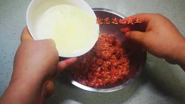 肉餡里為什么放生姜和蔥（肉餡里放姜有什么作用）-圖2